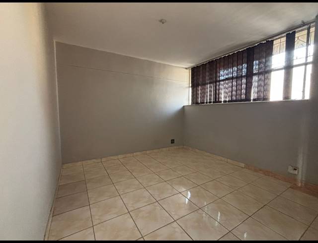 3 BEDROOM FLAT FOR SALE IN VEREENIGING CENTRAL